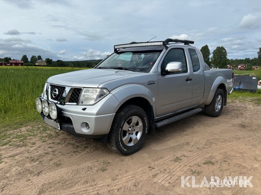 пикап Nissan Navara