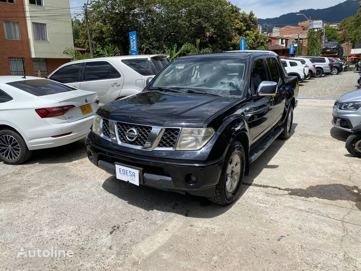 الميكروباصات شاحنة بيك-اب Nissan Navara