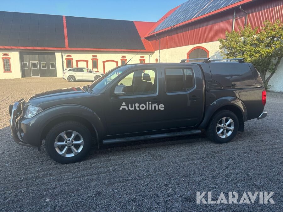 пикап Nissan Navara