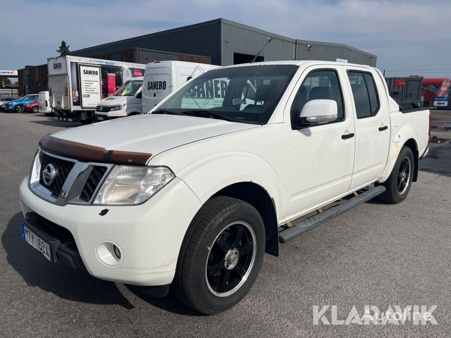 الميكروباصات شاحنة بيك-اب Nissan Navara