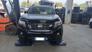 الميكروباصات شاحنة بيك-اب Nissan Navara من قطع الغيار