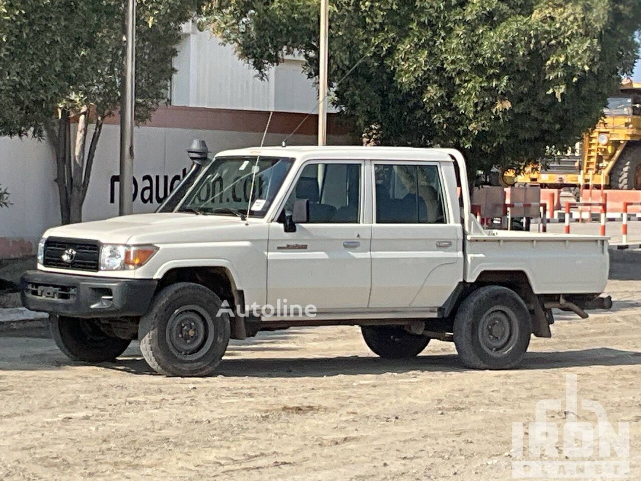 皮卡车 Toyota LAND CRUISER 79L 4x4 Crew Cab