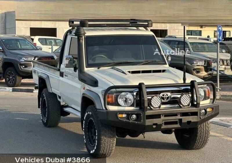 mobil pick-up Toyota LANDCRUISER