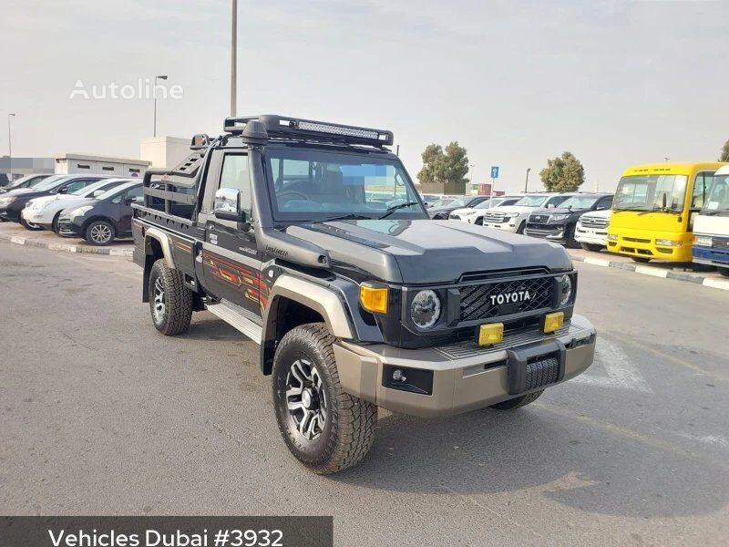 mobil pick-up Toyota LANDCRUISER