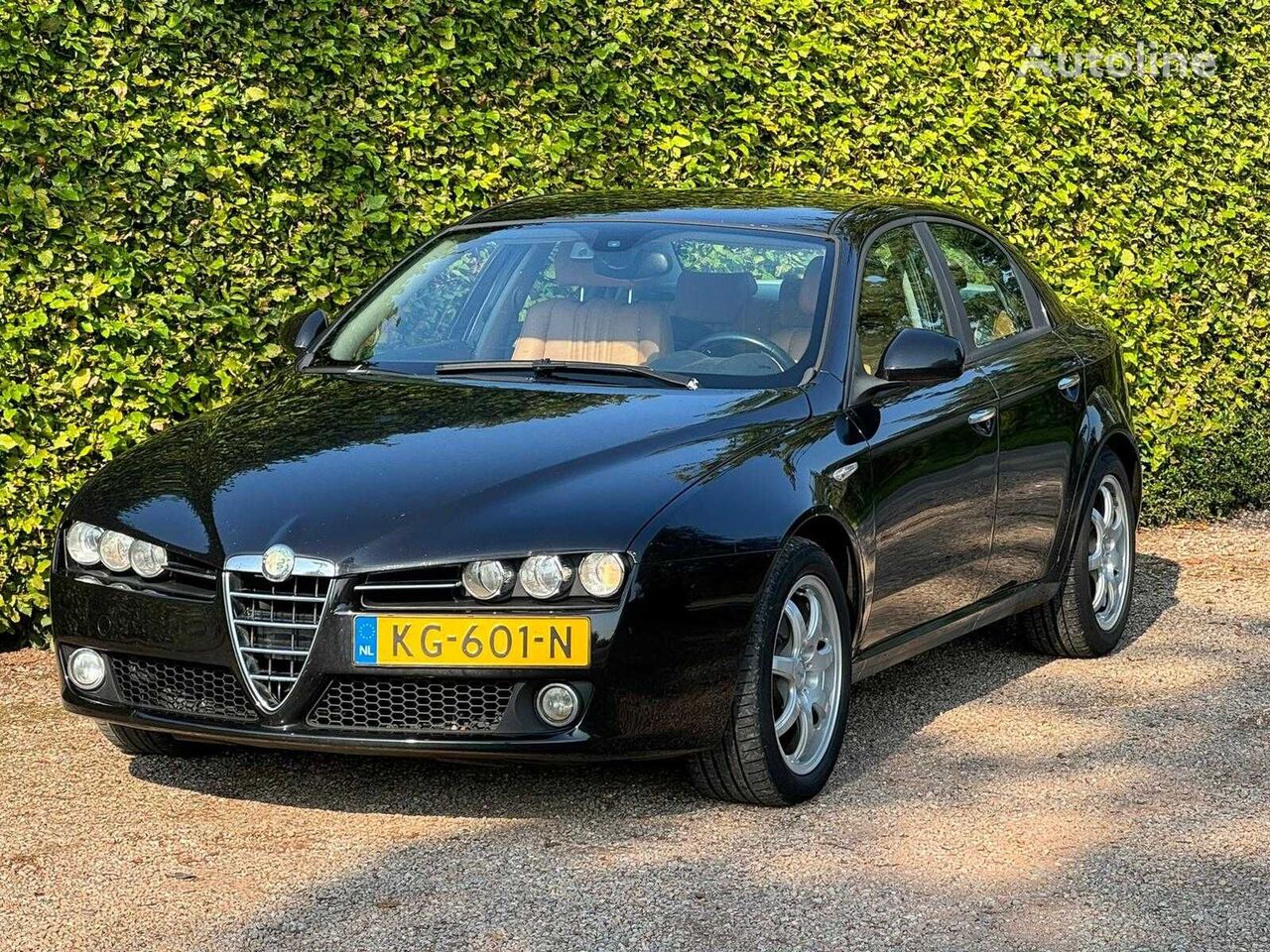 سيارة سيدان Alfa Romeo 159