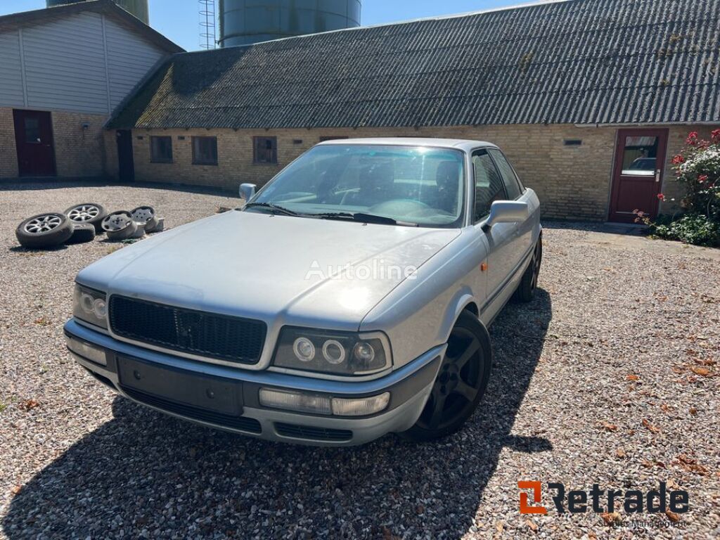 سيارة سيدان Audi 80