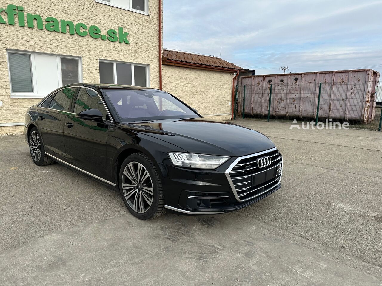 седан Audi A8 VIN 814