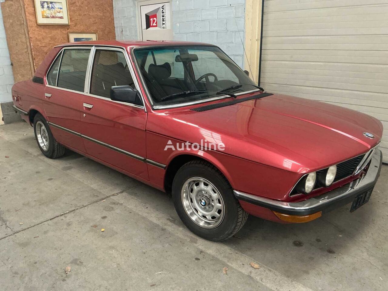 седан BMW E12 525