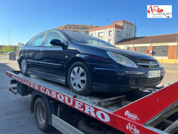 sedan Citroen C5 în bucăți