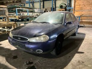 седан Ford MONDEO