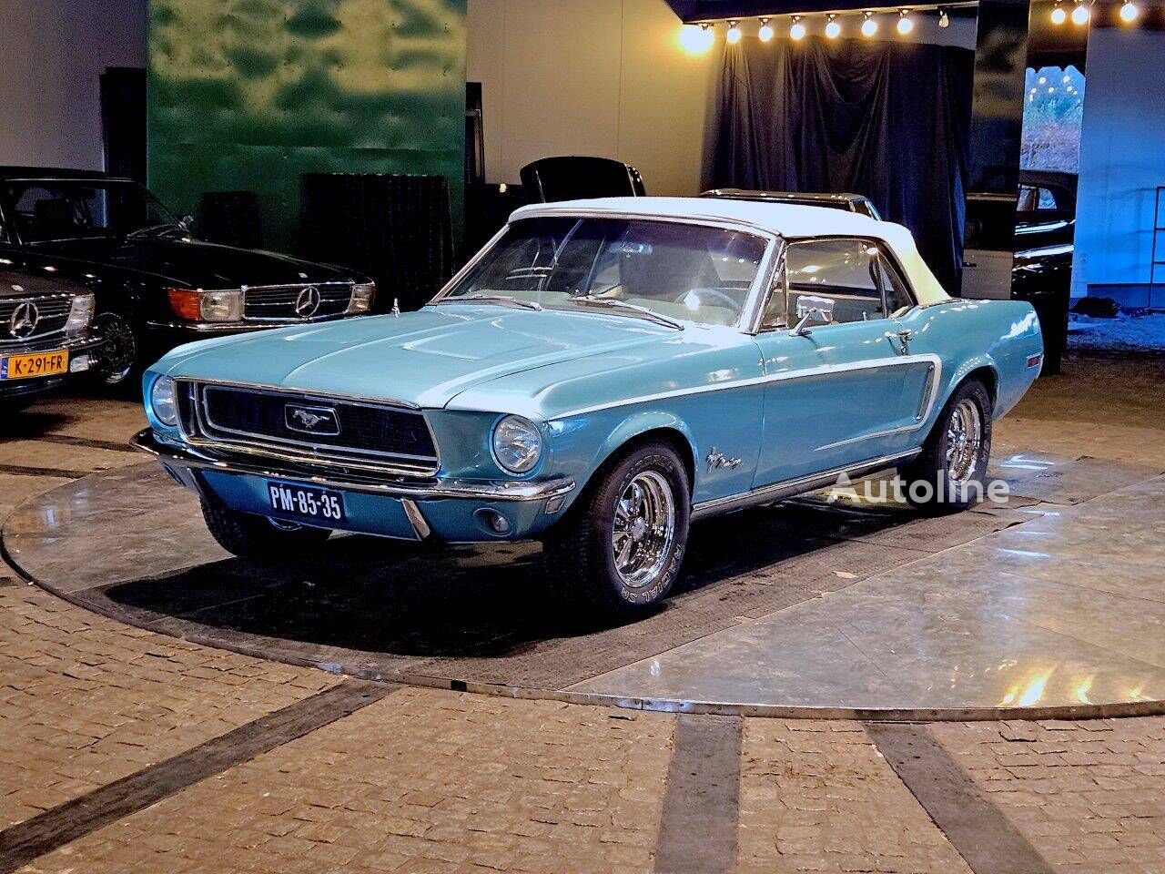 sedan Ford Mustang Convertible 302 V8