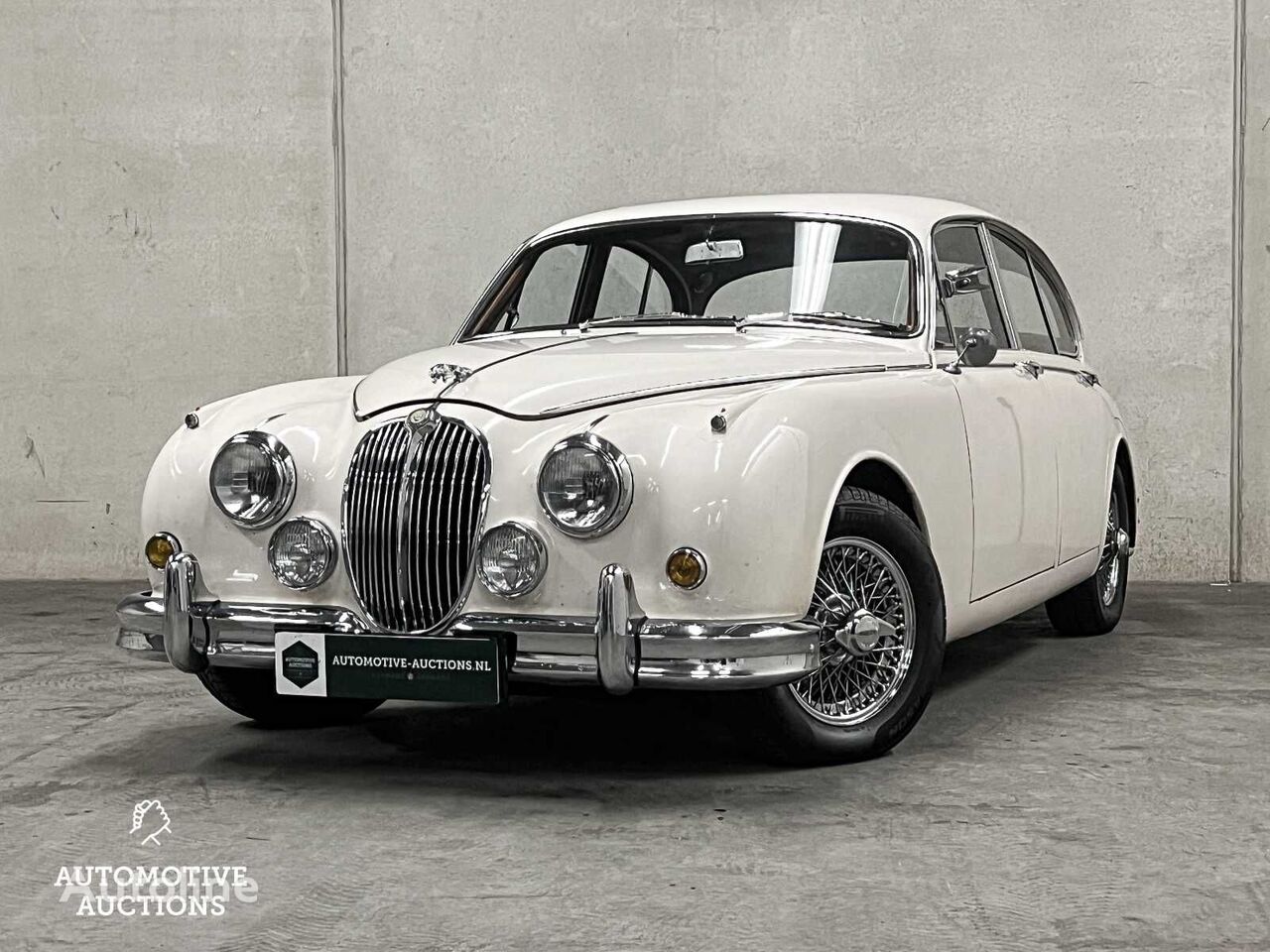 седан Jaguar MKII