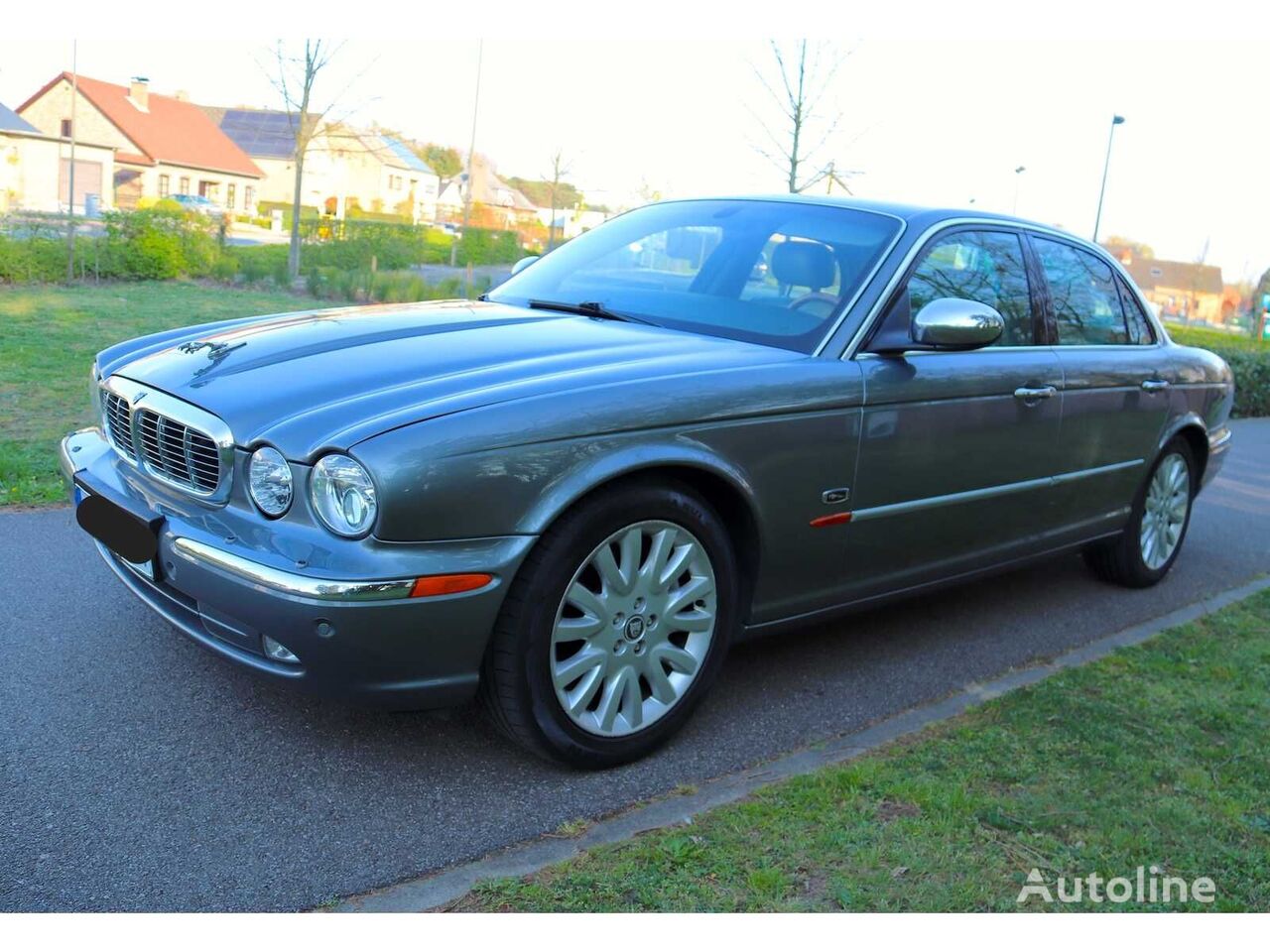 sedan Jaguar XJ (X350)