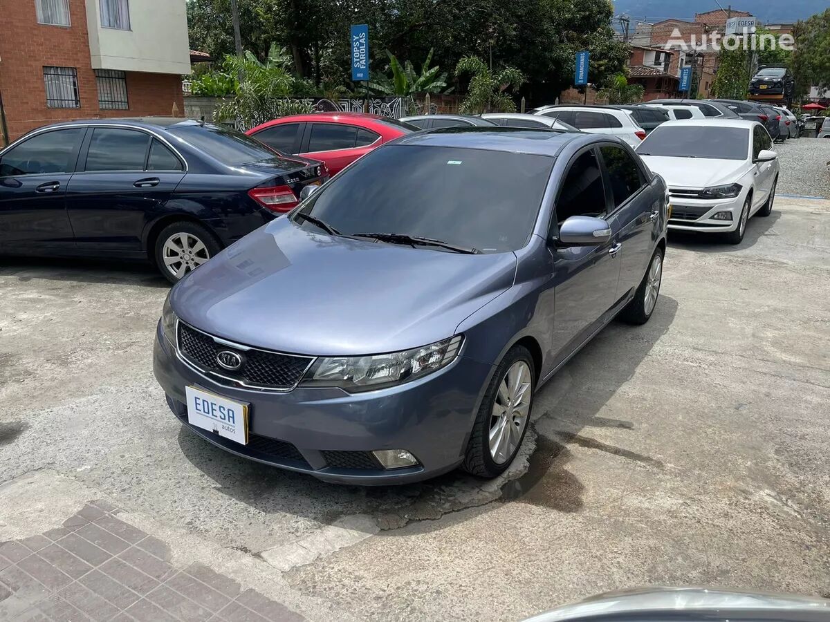 sedaan KIA Cerato