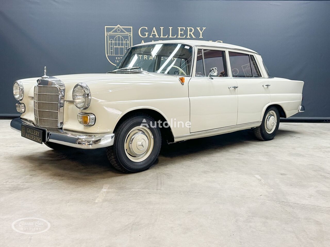 седан Mercedes-Benz 190D