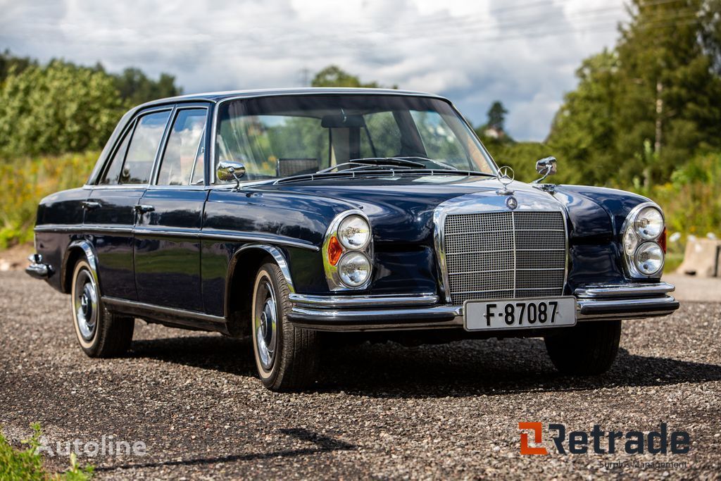 سيارة سيدان Mercedes-Benz 1966mod. MERCEDES 250