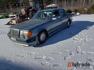 Mercedes-Benz 200 sedan