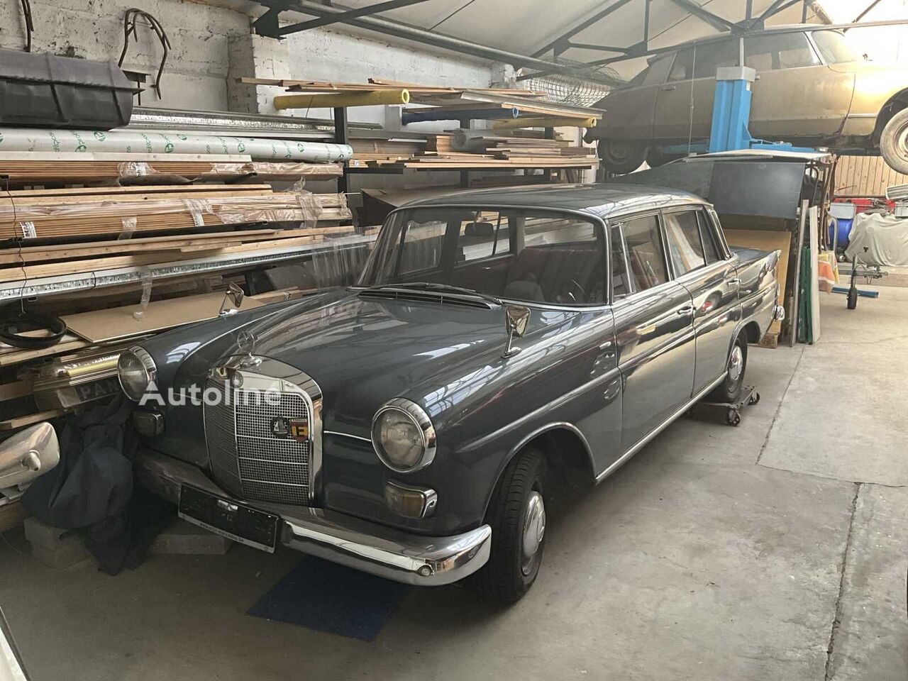 berline Mercedes-Benz 200D