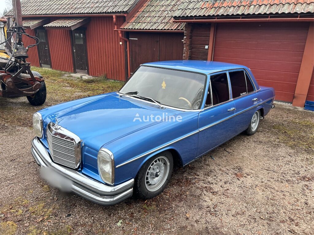 Mercedes-Benz 230/8 sedan