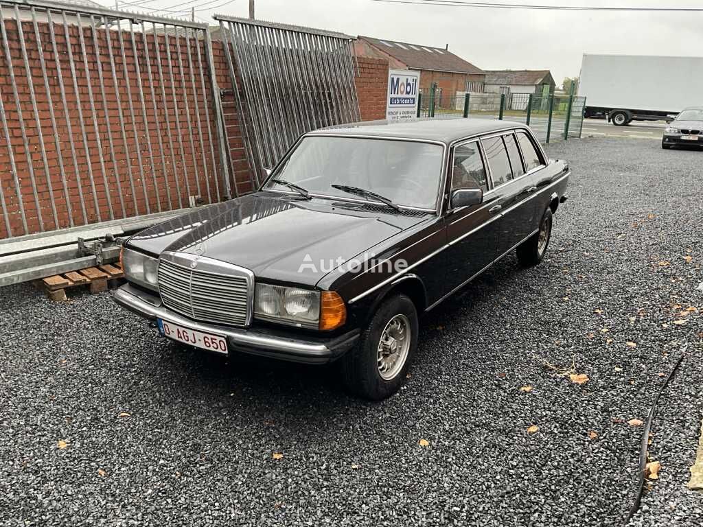 Mercedes-Benz 240D LANG sedan