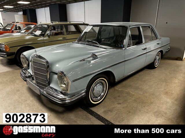 berline Mercedes-Benz 250S Limousine - W108