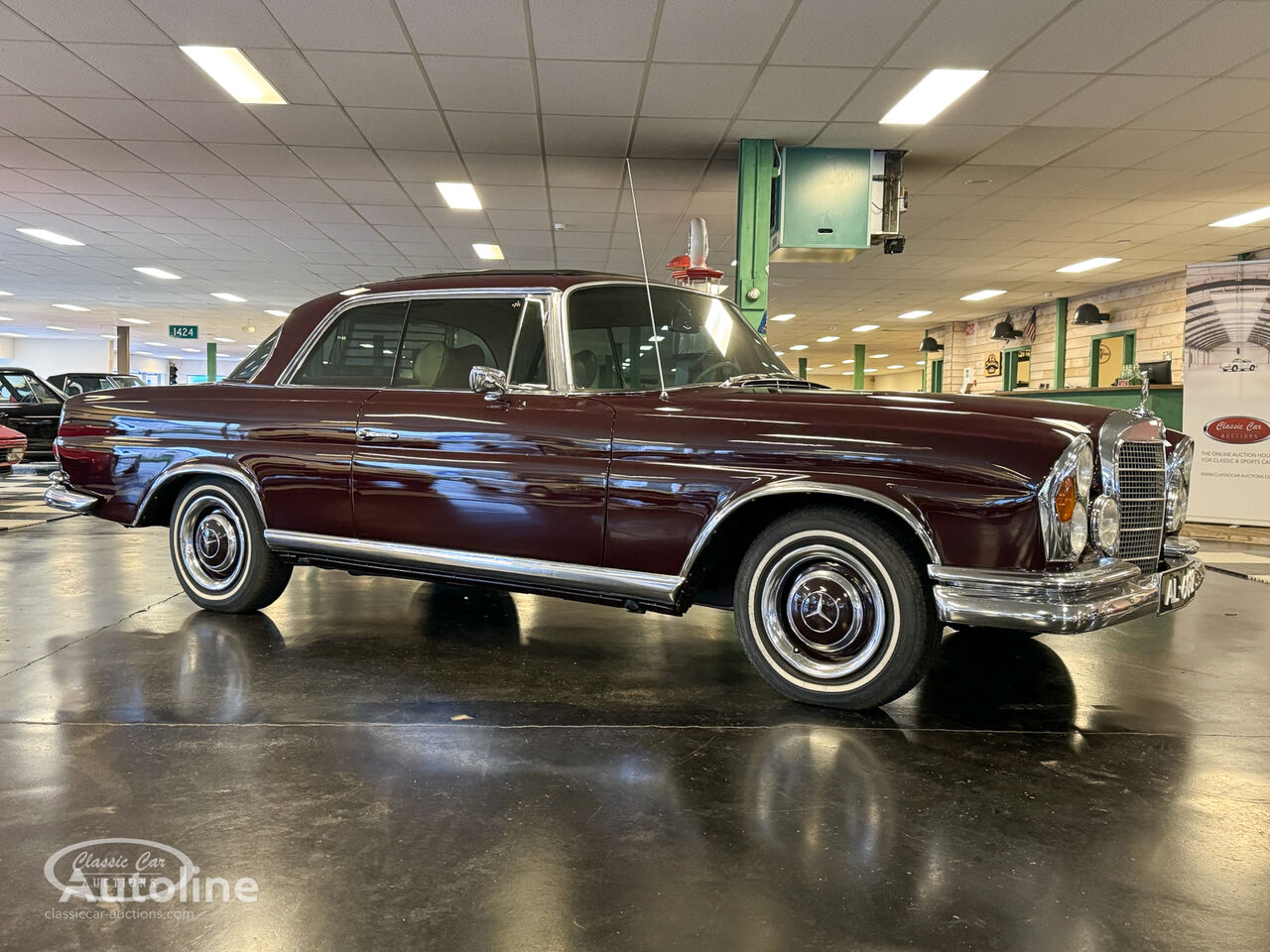 Mercedes-Benz 250SE sedan