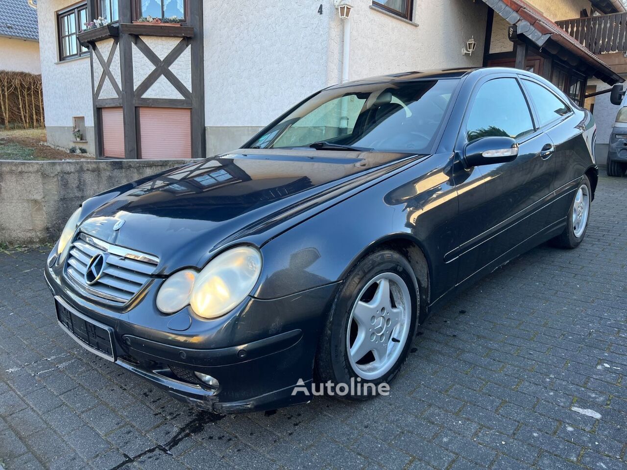 sedan Mercedes-Benz C 200