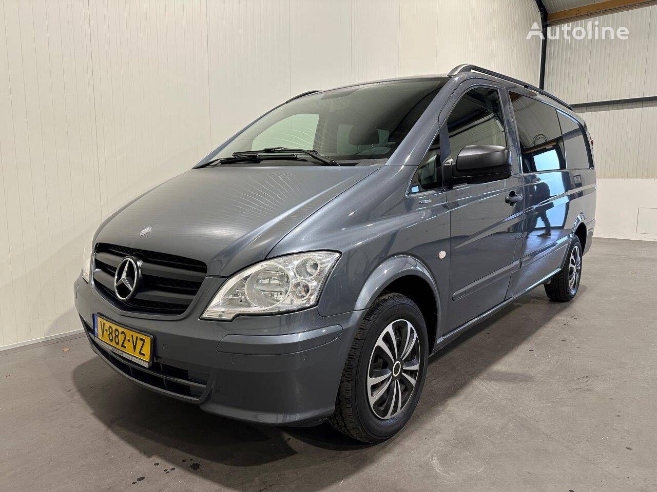 sedan Mercedes-Benz Vito