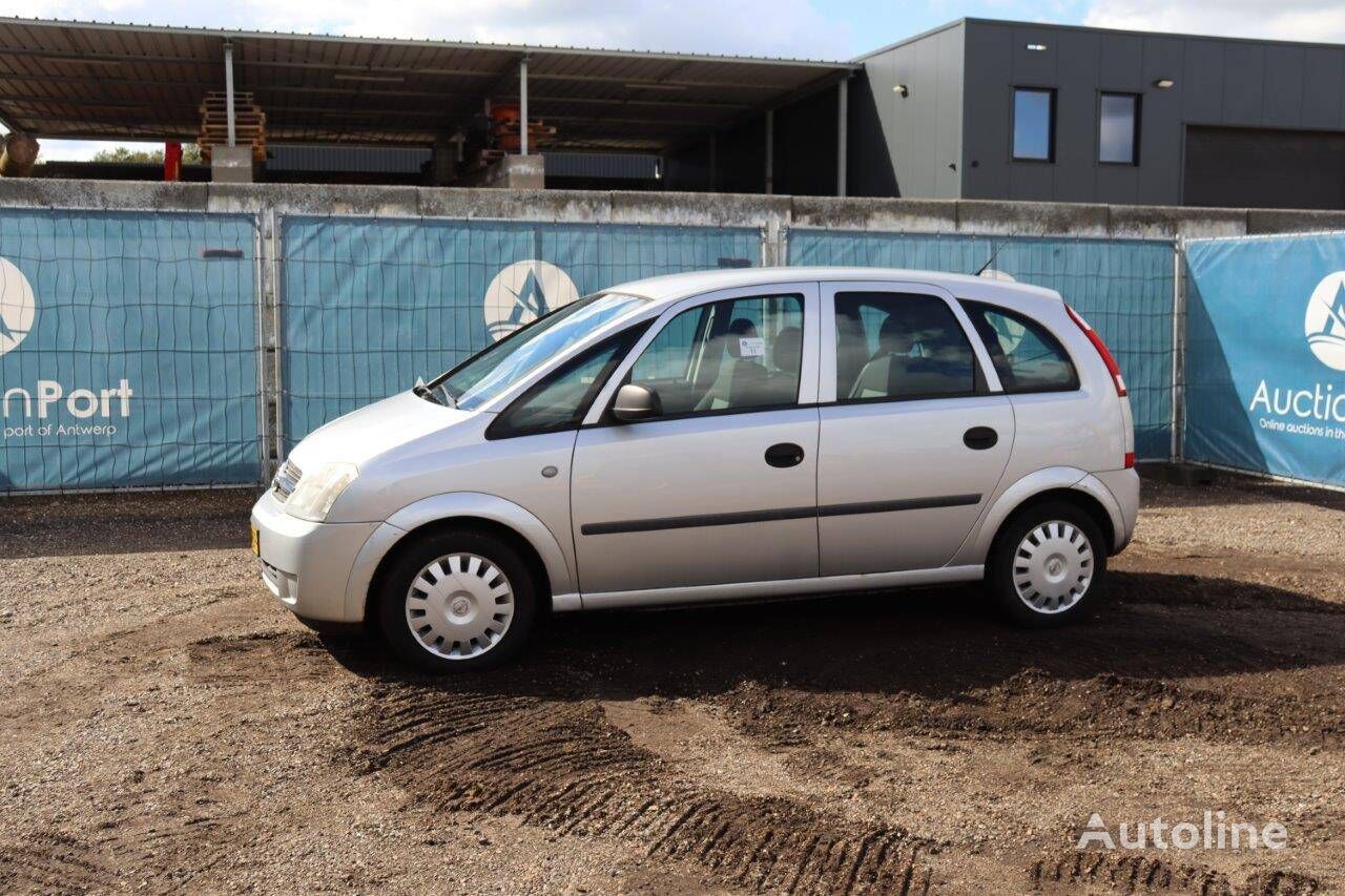 седан Opel Meriva 1.6