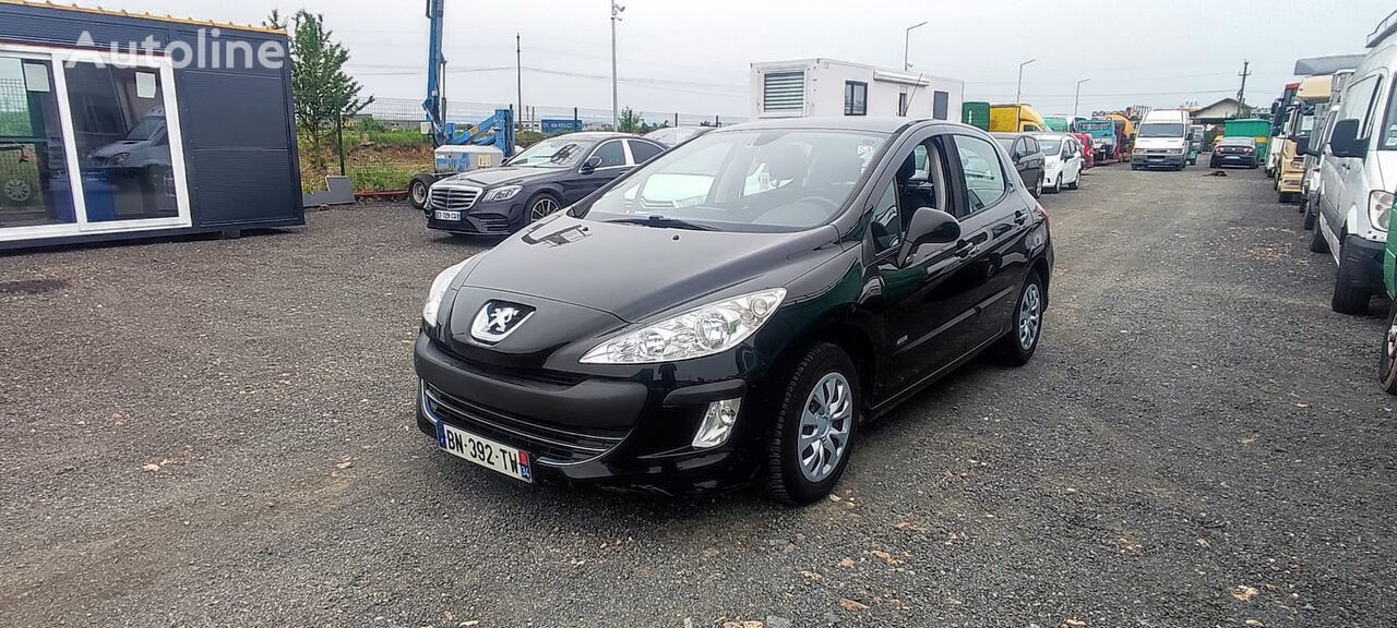 Peugeot 308 sedan