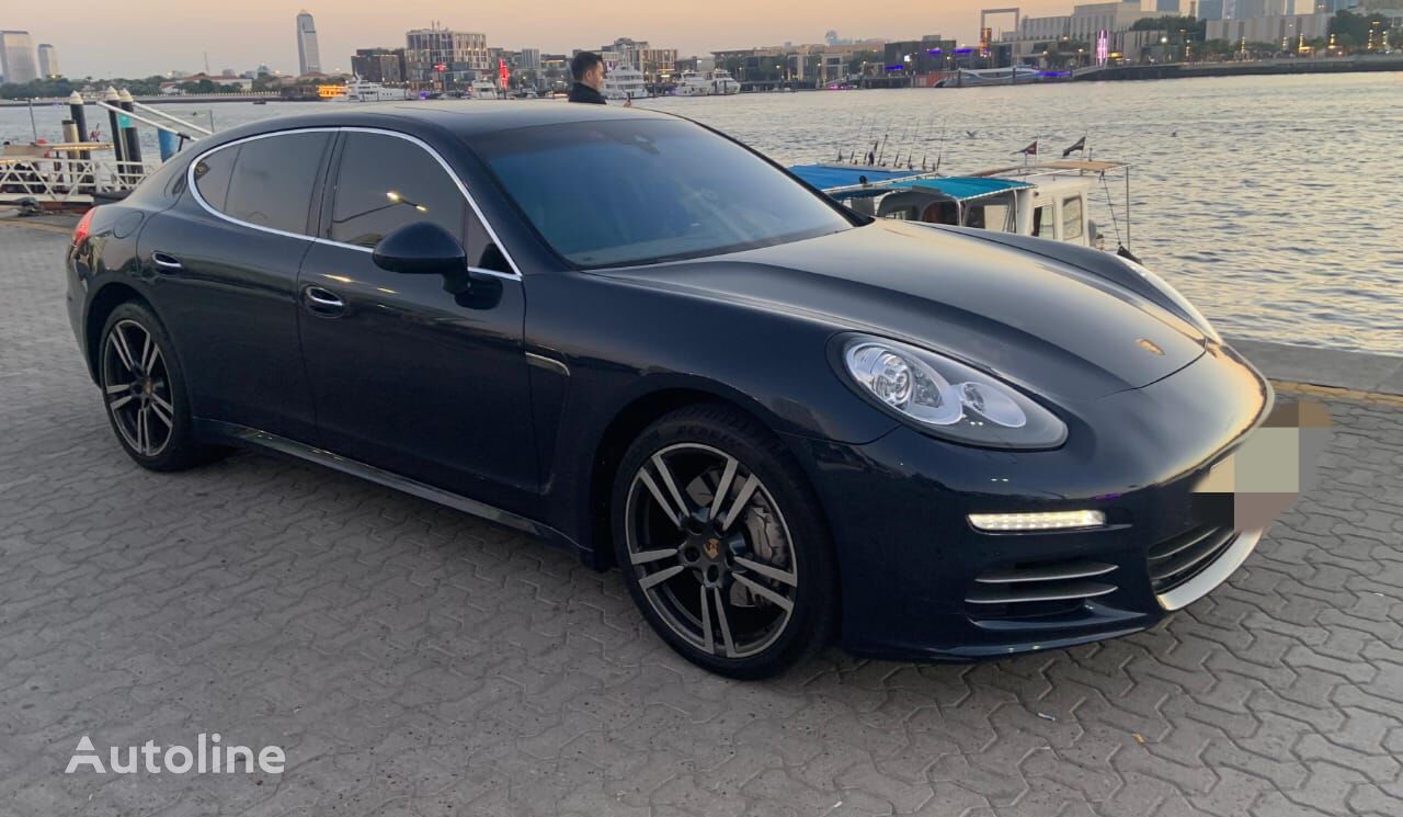 dòng xe sedan Porsche PANAMERA  4S