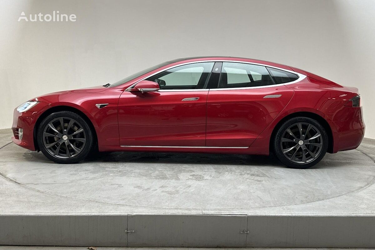 Tesla Model S Sedan