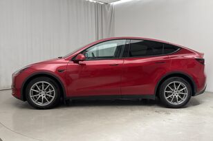 седан Tesla Model Y