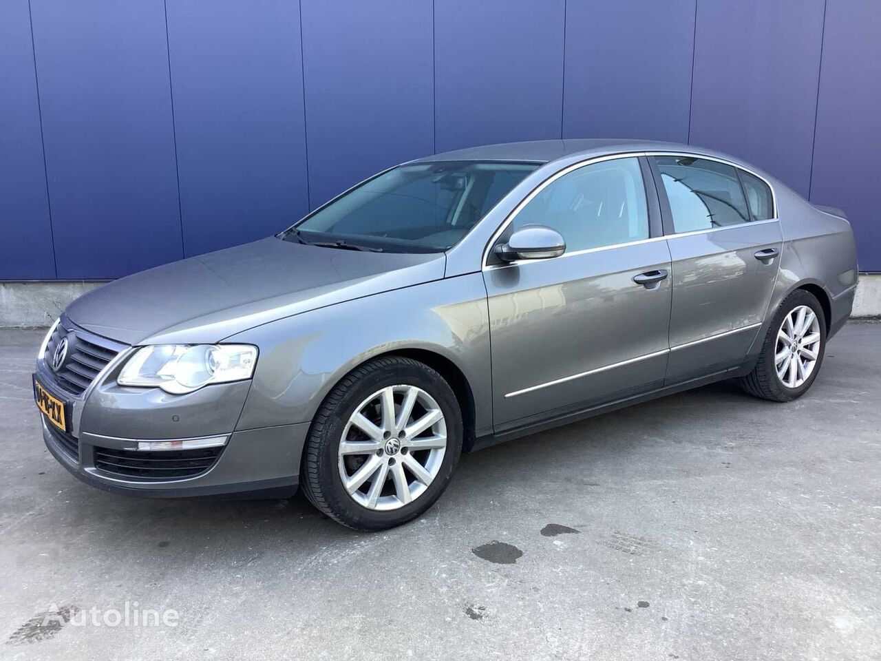 седан Volkswagen Passat