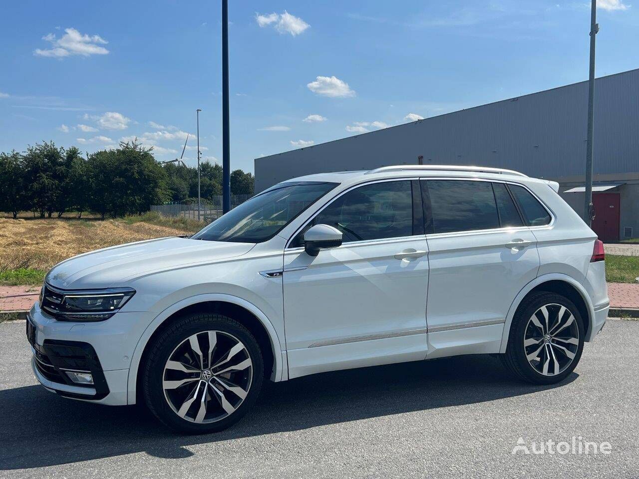 Volkswagen R Line sedan