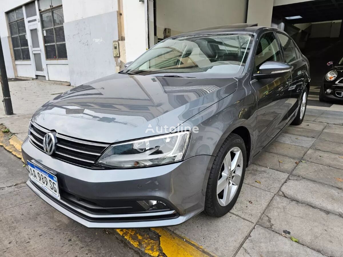 سيارة سيدان Volkswagen Vento