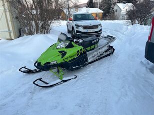 مركبة التزلج الآلية Arctic Cat M8