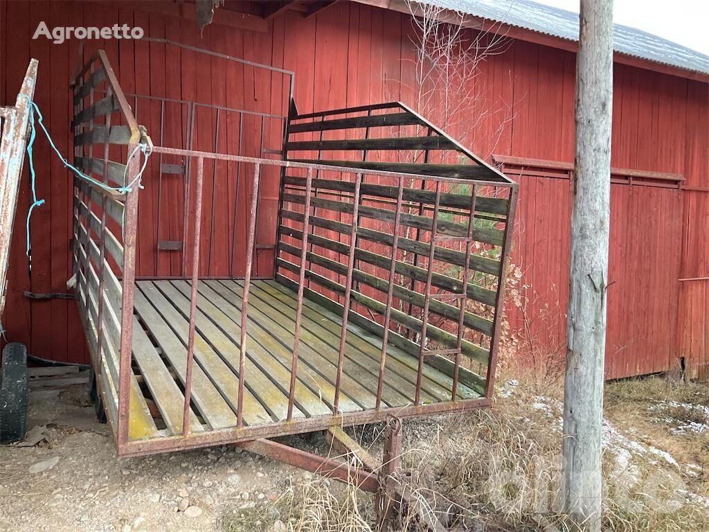 Okänt siena ruļļu piekabe