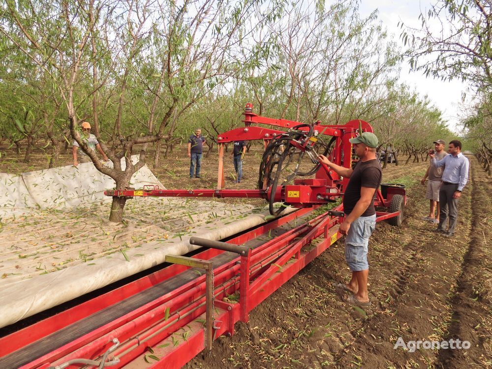 nový kombajn na bobulovité plody Weremczuk MAJA (CHERRY & APPLE) HARVESTER)