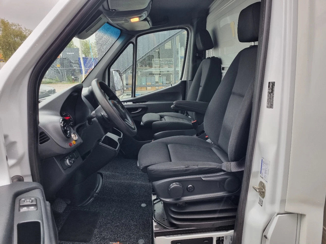 Mercedes-Benz Sprinter 516 CDI / 6×2 / Clixtar / Webasto / 27 m³ / Payload 3.3
