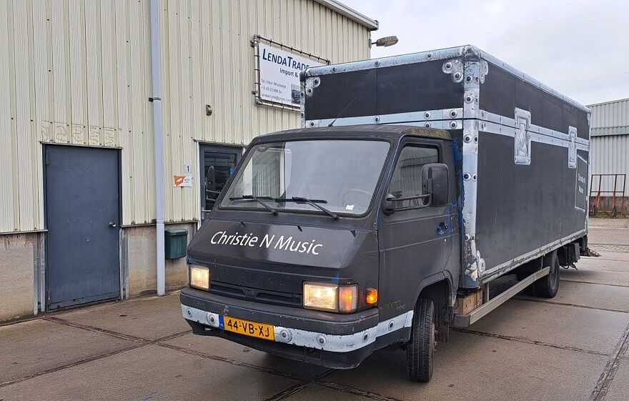 Nissan Trade 100 *N1 - B * TUV 11-2026 * Full Spring * Manual * box truck < 3.5t - Autoline