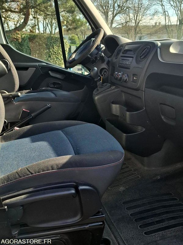 2011 رينو Master-46834175