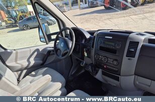 Volkswagen Crafter 2.5 TDI box truck < 3.5t