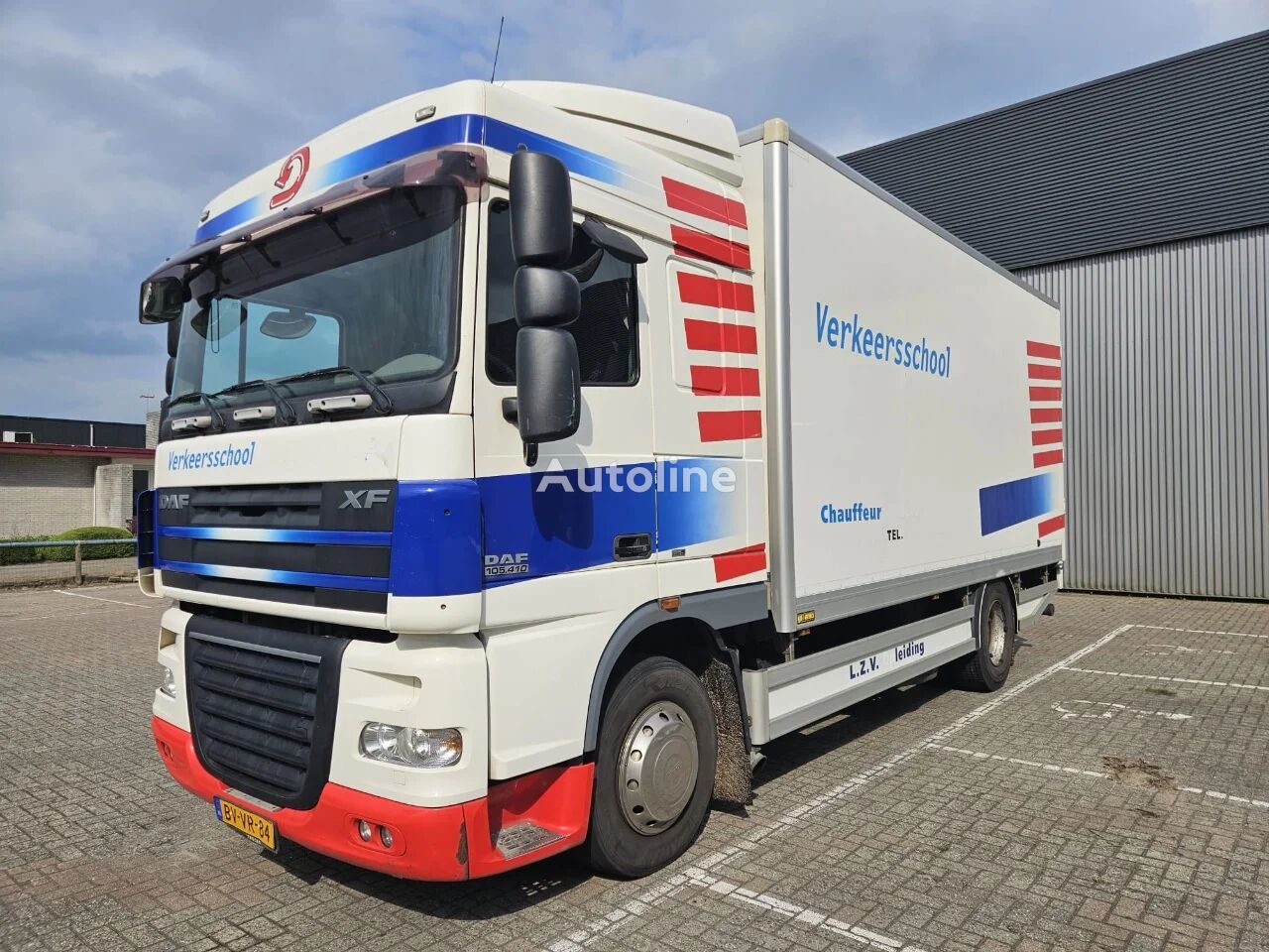 DAF XF 105 410 closed box manual kamion furgon