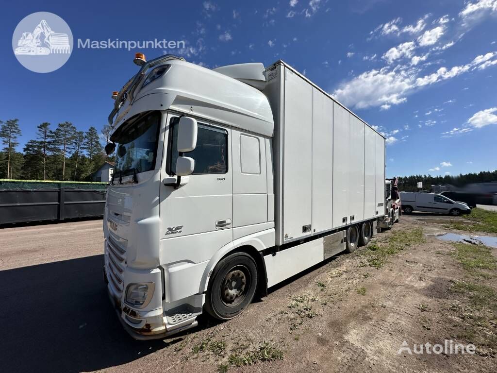 truk box DAF XF 510