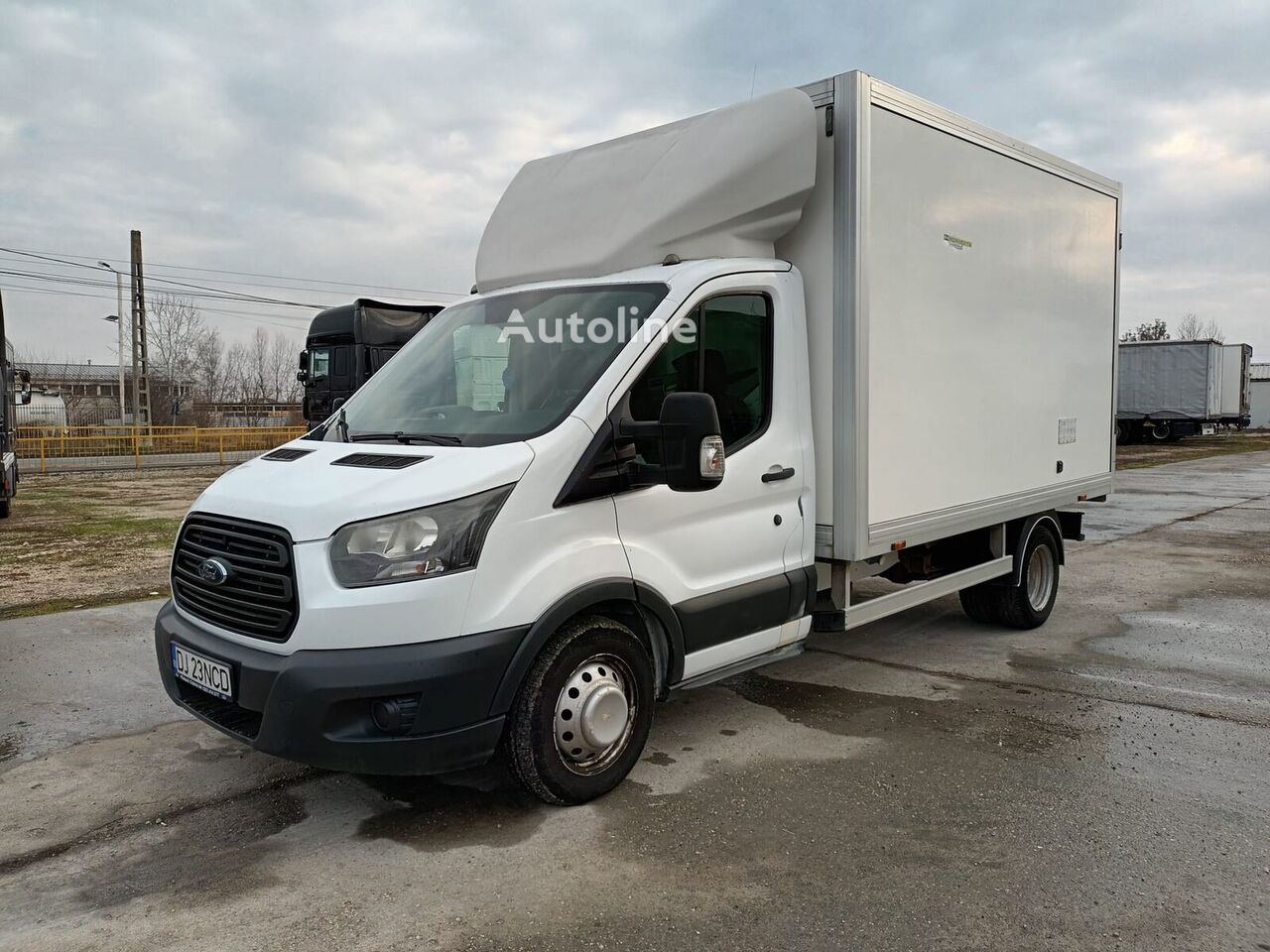 Ford Transit 350 L3 box truck