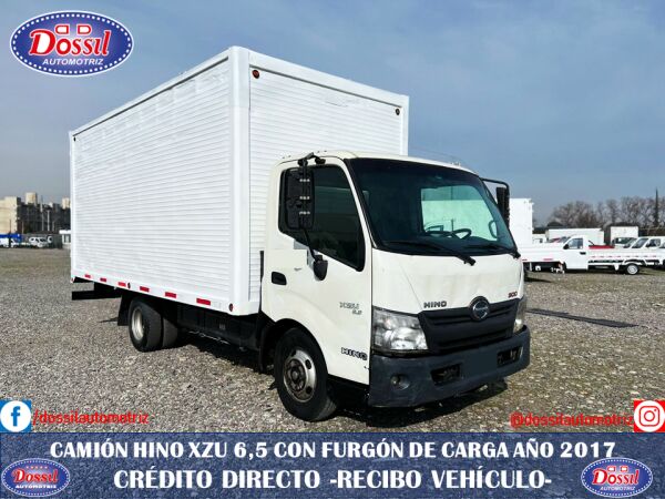 Hino XZU 6.5 camión furgón