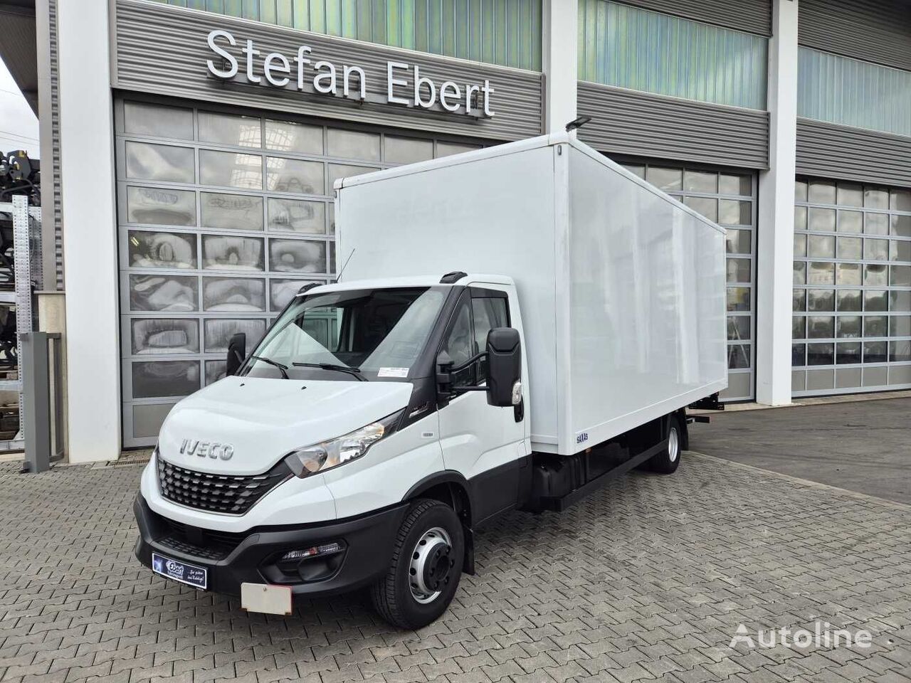 camion furgone IVECO