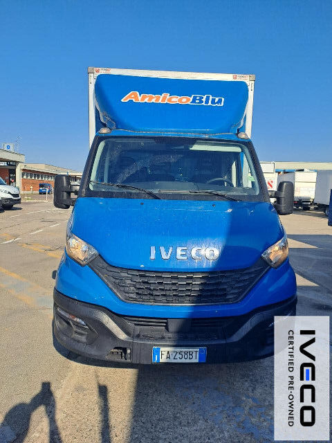 شاحنة مقفلة IVECO 35C16H