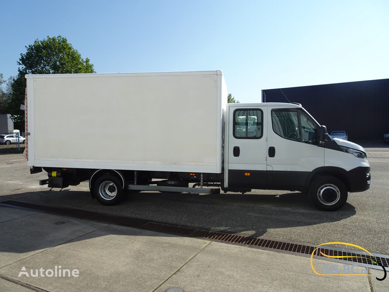 автофургон IVECO 70C18 Double cabine with lift